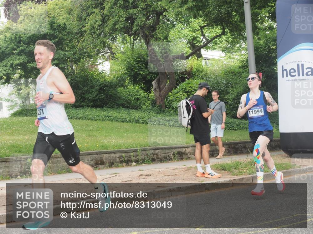 29.06.2025 - hella hamburg halbmarathon KatJ http://msf.ph/oto/8313049 29.06.2025 10:15:30 Zwischen KM18-KM19 1271 meine-sportfotos.de