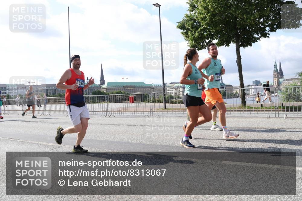 29.06.2025 - hella hamburg halbmarathon Lena Gebhardt http://msf.ph/oto/8313067 29.06.2025 09:59:54 Lombardsbrücke 1834, 50, 513, 1006, 1125, 1239, 1264, 1334, 1366, 1642, 1834, 1914, 1955, 2099, 2159, 2348, 2364, 2391, 2432, 2447, 2582, 2584, 2630, 2676, 2677, 2910, 3181, 3279, 3668, 3836, 4013, 4231, 4426, 4632, 4772, 4796, 4837, 5015, 5134, 5272, 5277, 5341, 6174, 6201, 6202, 6414, 6415, 6462, 6581, 6587, 8330, 8520, 8542, 8652, 8846, 8929, 9142, 9488, 9903, 9907, 9984, 10020, 10031, 11039, 11568, 11844 meine-sportfotos.de