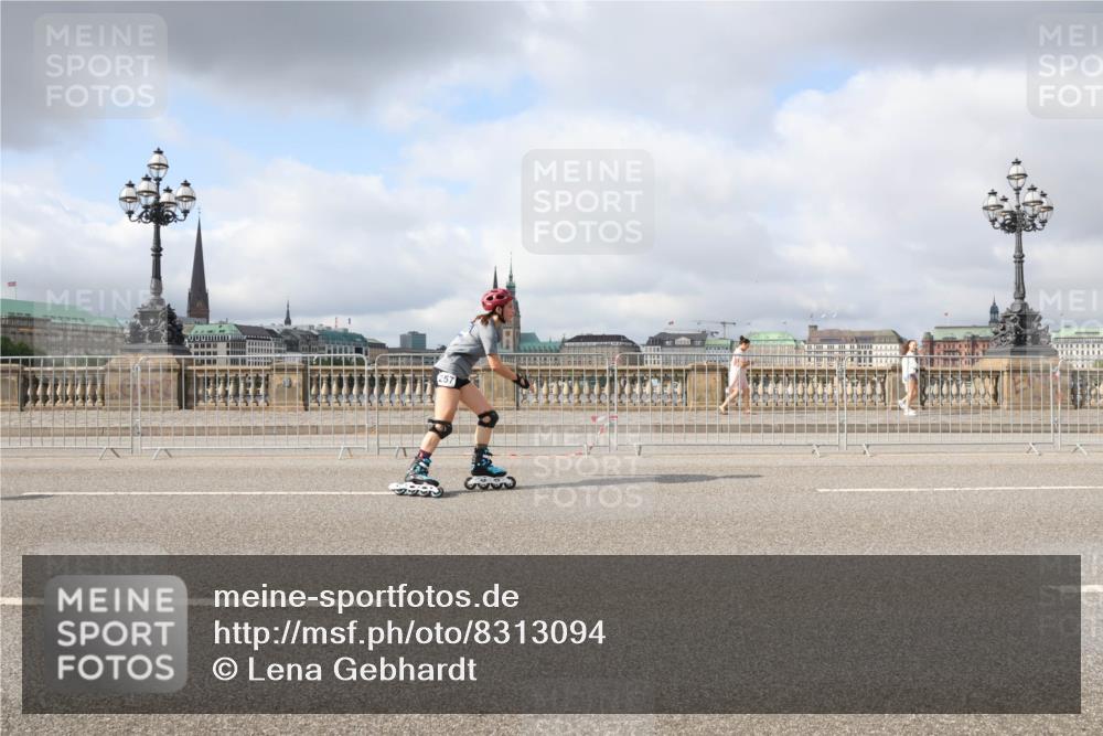 29.06.2025 - hella hamburg halbmarathon Lena Gebhardt http://msf.ph/oto/8313094 29.06.2025 09:07:09 Lombardsbrücke 257 meine-sportfotos.de