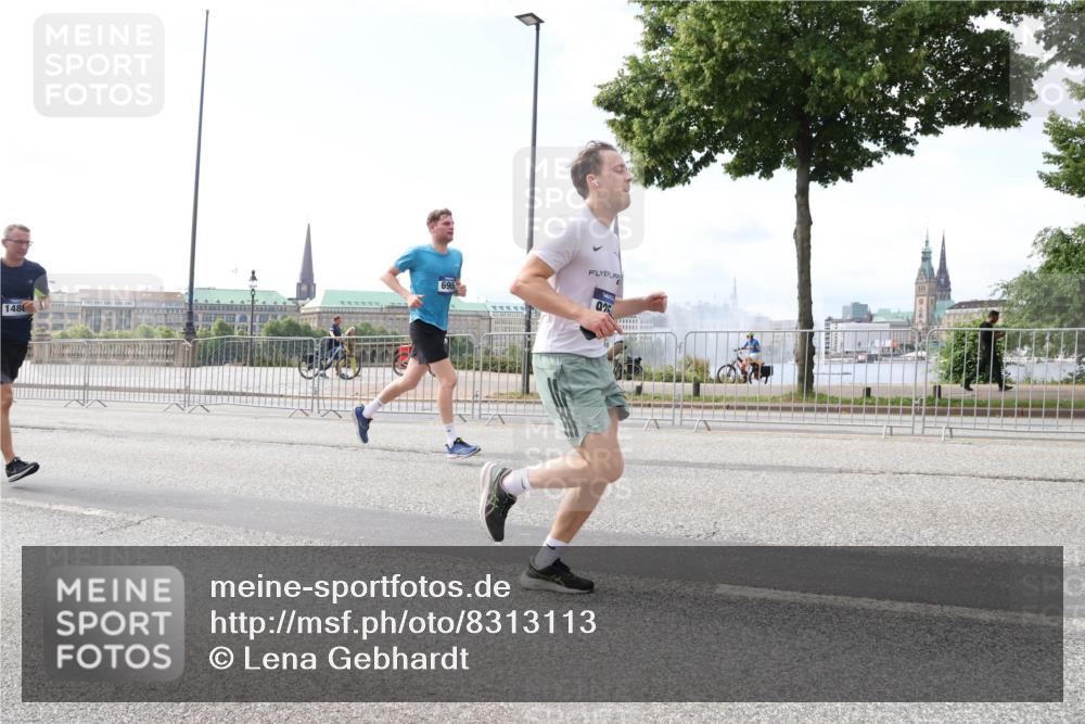 29.06.2025 - hella hamburg halbmarathon Lena Gebhardt http://msf.ph/oto/8313113 29.06.2025 10:12:25 Lombardsbrücke 1486, 6966, 02, 1062, 1249, 1610, 1785, 1790, 1850, 2661, 2963, 2964, 3182, 3248, 3262, 3746, 4453, 4499, 4554, 5150, 5166, 5176, 5597, 5598, 6822, 6871, 6966, 7014, 7474, 8971, 9253, 9254, 9405, 9705, 10409, 10581, 10685, 11509, 11525, 11537, 11581, 12456, 13171, 13542, 13566, 13816, 14060, 14196, 14313, 14540, 14863, 14868, 14869, 15137, 15369, 16379, 16473, 16826, 16911, 16976, 18178, 18395, 18429, 18493, 18655 meine-sportfotos.de