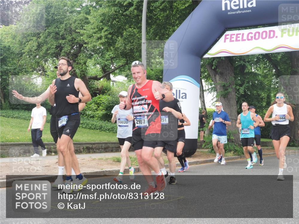 29.06.2025 - hella hamburg halbmarathon KatJ http://msf.ph/oto/8313128 29.06.2025 10:44:57 Zwischen KM18-KM19 2282, 2806, 2840, 2907, 3251, 4088, 5341, 6104, 7856 meine-sportfotos.de