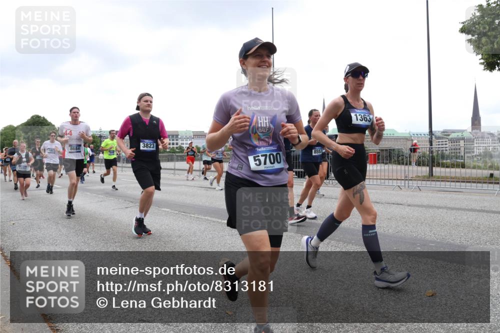 29.06.2025 - hella hamburg halbmarathon Lena Gebhardt http://msf.ph/oto/8313181 29.06.2025 10:47:02 Lombardsbrücke 13757, 8684, 3823, 5700, 8553, 1363, 1073, 1185, 1286, 1363, 1371, 1375, 1463, 1593, 1607, 1704, 1720, 1961, 1999, 2162, 2211, 2320, 2327, 2537, 2555, 2556, 2665, 2981, 3277, 3406, 3407, 3734, 3823, 4184, 4202, 4239, 4296, 4342, 4355, 4483, 4604, 4806, 5111, 5114, 5700, 5796, 5953, 6485, 6496, 6740, 6879, 7073, 7412, 7430, 7431, 7631, 7827, 8105, 8131, 8477, 8486, 8553, 8684, 8706, 8967, 9691, 10230, 13969, 14261, 15852, 16882, 16987 meine-sportfotos.de
