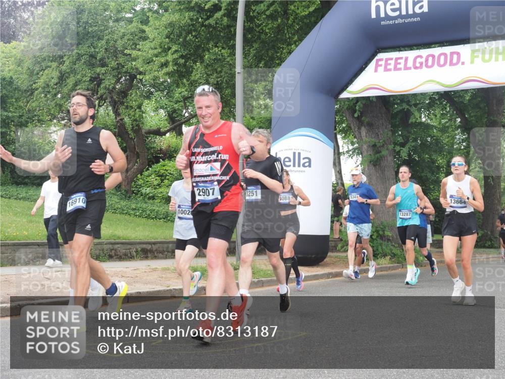 29.06.2025 - hella hamburg halbmarathon KatJ http://msf.ph/oto/8313187 29.06.2025 10:44:57 Zwischen KM18-KM19 2282, 2806, 2840, 2907, 3251, 4088, 5341, 6104, 7856 meine-sportfotos.de
