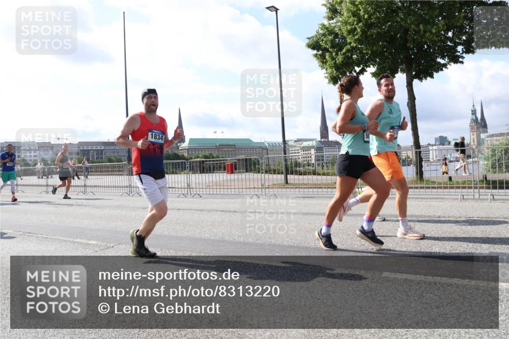 29.06.2025 - hella hamburg halbmarathon Lena Gebhardt http://msf.ph/oto/8313220 29.06.2025 09:59:54 Lombardsbrücke 1914, 1834, 1006, 1125, 1239, 1264, 1334, 1366, 1642, 1834, 1914, 1955, 2099, 2159, 2348, 2364, 2391, 2432, 2447, 2582, 2584, 2630, 2676, 2677, 2910, 3181, 3279, 3668, 3836, 4013, 4231, 4426, 4632, 4772, 4796, 4837, 5015, 5134, 5272, 5277, 5341, 6174, 6201, 6202, 6414, 6415, 6462, 6581, 6587, 8330, 8520, 8542, 8652, 8846, 8929, 9142, 9488, 9903, 9907, 9984, 10020, 10031, 11039, 11568, 11844 meine-sportfotos.de