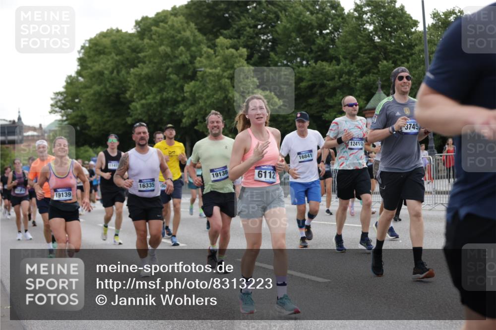 29.06.2025 - hella hamburg halbmarathon Jannik Wohlers http://msf.ph/oto/8313223 29.06.2025 10:38:41 Lombardsbrücke 1451, 1760, 2524, 2534, 2571, 2574, 2893, 2998, 3307, 3745, 4257, 4320, 4410, 4964, 6062, 6112, 6611, 7341, 7506, 7589, 7815, 8457, 8783, 9420, 9446, 9974, 9977, 10001, 10072, 10315, 10516, 10696, 11201, 12090, 12092, 12410, 12745, 13060, 13922, 14557, 14558, 14856, 14956, 15262, 15765, 16335, 16388, 16841, 16883, 17313, 17368 meine-sportfotos.de