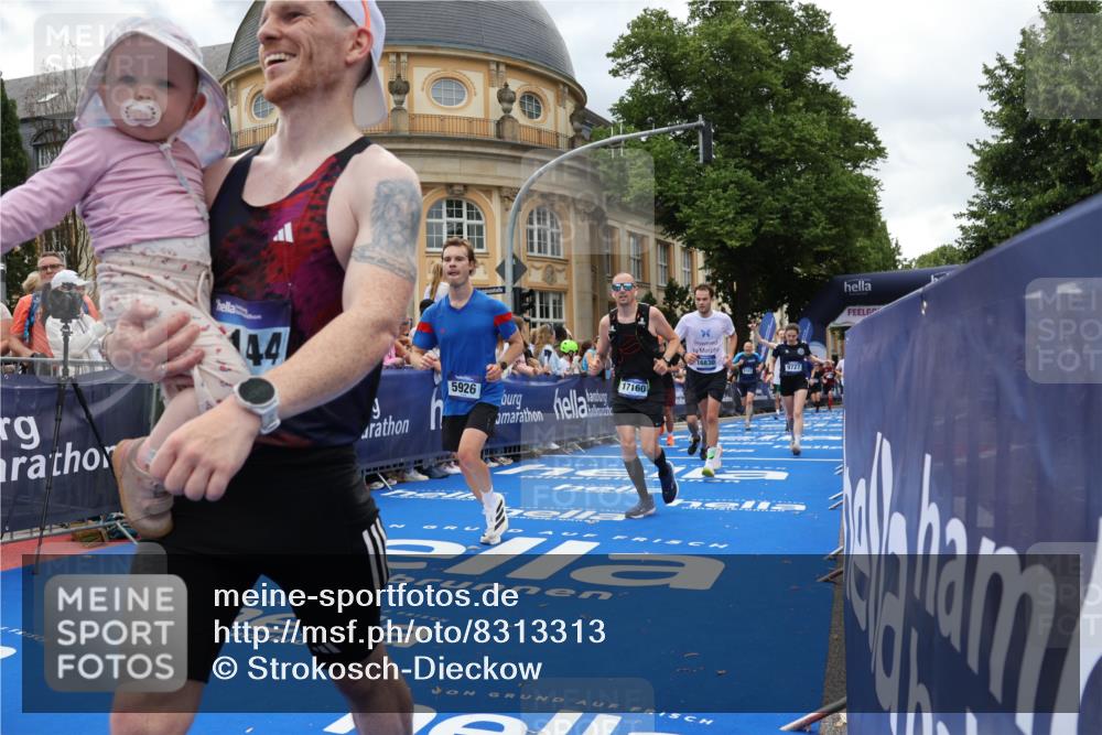 29.06.2025 - hella hamburg halbmarathon Strokosch-Dieckow http://msf.ph/oto/8313313 29.06.2025 10:57:24 Ziel 2417, 3435, 5015, 5134, 5728, 5926, 6272, 6281, 6302, 8393, 9450, 9727, 9934, 12014, 12144, 12590, 13245, 13394, 13664, 15695, 16093, 16625, 16830, 17160, 17758, 17779, 17828 meine-sportfotos.de