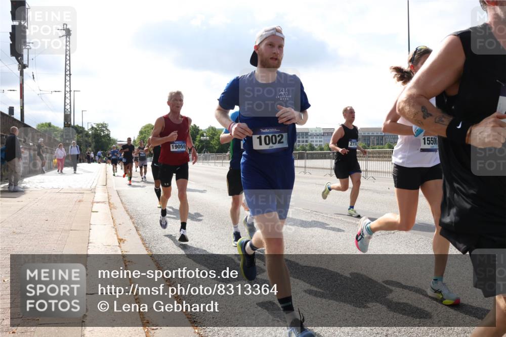 29.06.2025 - hella hamburg halbmarathon Lena Gebhardt http://msf.ph/oto/8313364 29.06.2025 09:47:17 Lombardsbrücke 222, 19059, 1002, 15500, 2774, 1002, 1053, 1217, 1396, 1407, 1411, 1577, 1910, 1959, 2121, 2228, 2404, 2563, 2774, 2836, 2851, 3005, 3783, 3790, 3935, 4246, 4740, 5193, 5660, 5961, 6032, 6305, 6473, 6915, 7080, 7466, 7622, 7831, 7867, 7972, 8323, 8366, 8395, 9171, 9376, 9508, 9519, 10477, 10771, 11055, 11370, 11806, 11898, 12137, 12204, 12704, 13029, 13148, 13199, 13493, 13494, 13729, 13771, 13972, 13991, 14069, 14385, 14459, 18419 meine-sportfotos.de