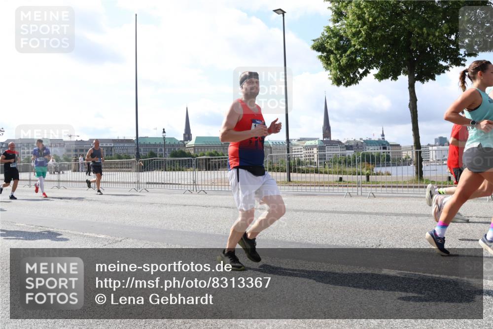 29.06.2025 - hella hamburg halbmarathon Lena Gebhardt http://msf.ph/oto/8313367 29.06.2025 09:59:54 Lombardsbrücke 4772, 1914, 1006, 1125, 1239, 1264, 1334, 1366, 1642, 1834, 1914, 1955, 2099, 2159, 2348, 2364, 2391, 2432, 2447, 2582, 2584, 2630, 2676, 2677, 2910, 3181, 3279, 3668, 3836, 4013, 4231, 4426, 4632, 4772, 4796, 4837, 5015, 5134, 5272, 5277, 5341, 6174, 6201, 6202, 6414, 6415, 6462, 6581, 6587, 8330, 8520, 8542, 8652, 8846, 8929, 9142, 9488, 9903, 9907, 9984, 10020, 10031, 11039, 11568, 11844 meine-sportfotos.de