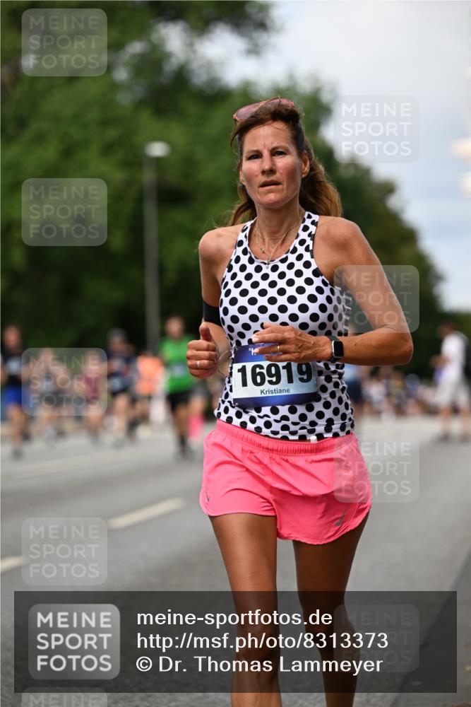29.06.2025 - hella hamburg halbmarathon Dr. Thomas Lammeyer http://msf.ph/oto/8313373 29.06.2025 10:38:39 Kennedybrücke 1025, 1705, 1787, 2376, 2496, 2510, 2511, 2801, 3145, 3420, 3829, 4479, 4540, 4942, 5609, 6034, 6105, 6109, 6718, 6727, 6843, 7324, 7329, 7644, 8021, 8202, 8589, 8965, 9094, 9379, 9448, 9514, 10674, 11122, 11245, 11432 meine-sportfotos.de