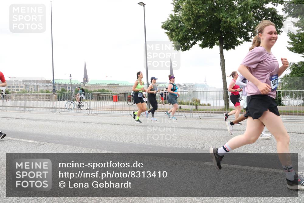 29.06.2025 - hella hamburg halbmarathon Lena Gebhardt http://msf.ph/oto/8313410 29.06.2025 10:56:39 Lombardsbrücke 12221, 5237, 1047, 1113, 2143, 2307, 2887, 2915, 2932, 2991, 3257, 3348, 3387, 3418, 3438, 3516, 3517, 3520, 3614, 3675, 3676, 3953, 3987, 4083, 4094, 4118, 4773, 5237, 5438, 5580, 5589, 5693, 5757, 5911, 5944, 6348, 6349, 6690, 7025, 7028, 7090, 7307, 7381, 7711, 8108, 8150, 8197, 8517, 8606, 8766, 8939, 8943, 9172, 9210, 9383, 9435, 9606, 9910, 9948, 9953, 10555, 10569, 10571, 10740, 10784 meine-sportfotos.de
