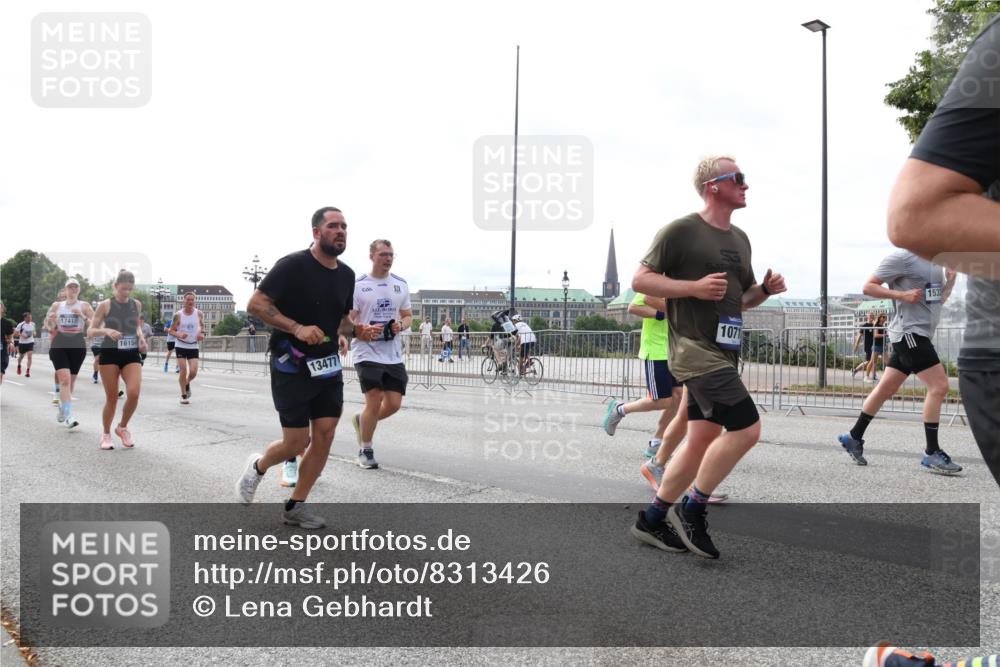 29.06.2025 - hella hamburg halbmarathon Lena Gebhardt http://msf.ph/oto/8313426 29.06.2025 10:22:10 Lombardsbrücke 17416, 16154, 13477, 1071, 1532, 1003, 1158, 1187, 1191, 1250, 1294, 1419, 1598, 1668, 1958, 1963, 2009, 2022, 2063, 2172, 2315, 2351, 2353, 2514, 2529, 2744, 3050, 3108, 3172, 3458, 3606, 3768, 3910, 3946, 3995, 4046, 4113, 4114, 4131, 4289, 4366, 4375, 4376, 4556, 4559, 4829, 4970, 5079, 5641, 5838, 6030, 6048, 6049, 6303, 6307, 6347, 6475, 6676, 6805, 6820, 6881, 6977, 7075, 7162, 7672, 7794, 8431, 8511, 8715, 8855, 8860, 8884, 8954, 8959, 9002, 9062 meine-sportfotos.de