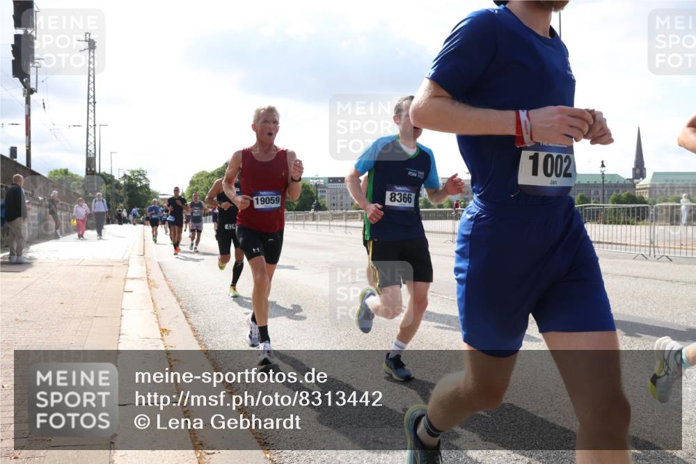 29.06.2025 - hella hamburg halbmarathon Lena Gebhardt http://msf.ph/oto/8313442 29.06.2025 09:47:18 Lombardsbrücke 424, 19059, 8366, 1002, 1002, 1053, 1217, 1396, 1407, 1411, 1577, 1910, 1959, 2121, 2228, 2404, 2563, 2774, 2836, 2851, 3005, 3783, 3790, 3935, 4246, 4740, 5193, 5660, 5961, 6032, 6305, 6473, 6915, 7080, 7466, 7622, 7831, 7867, 7972, 8323, 8366, 8395, 9171, 9376, 9508, 9519, 10477, 10771, 11055, 11370, 11806, 11898, 12137, 12204, 12704, 13029, 13148, 13199, 13729, 13771, 13972, 13991, 14069, 14385, 14459, 18419 meine-sportfotos.de