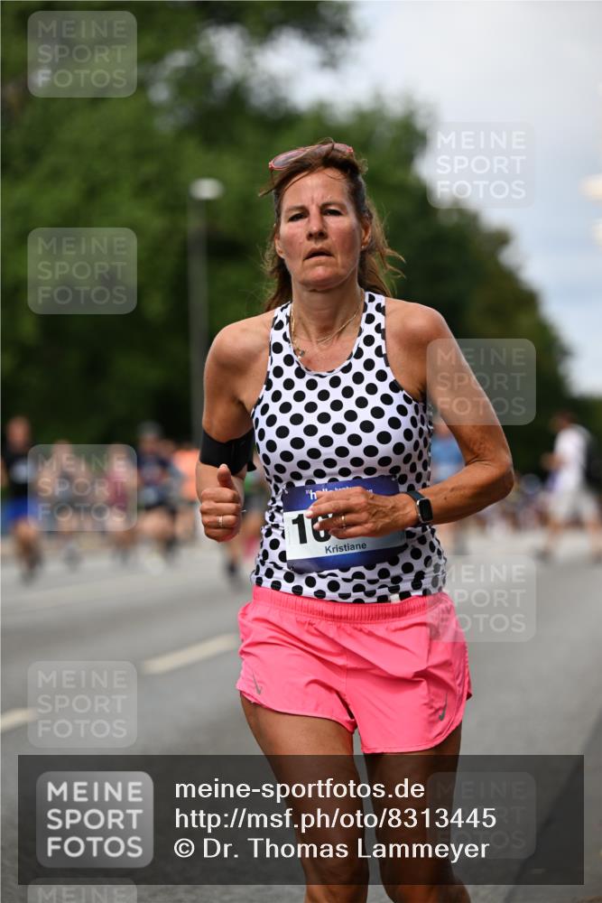 29.06.2025 - hella hamburg halbmarathon Dr. Thomas Lammeyer http://msf.ph/oto/8313445 29.06.2025 10:38:39 Kennedybrücke 1025, 1705, 1787, 2376, 2496, 2510, 2511, 2801, 3145, 3420, 3829, 4479, 4540, 4942, 5609, 6034, 6105, 6109, 6718, 6727, 6843, 7324, 7329, 7644, 8021, 8202, 8589, 8965, 9094, 9379, 9448, 9514, 10674, 11122, 11245, 11432 meine-sportfotos.de