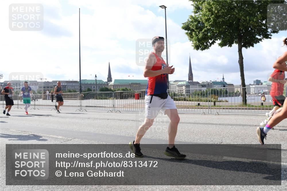29.06.2025 - hella hamburg halbmarathon Lena Gebhardt http://msf.ph/oto/8313472 29.06.2025 09:59:54 Lombardsbrücke 1914, 1006, 1125, 1239, 1264, 1334, 1366, 1642, 1834, 1914, 1955, 2099, 2159, 2348, 2364, 2391, 2432, 2447, 2582, 2584, 2630, 2676, 2677, 2910, 3181, 3279, 3668, 3836, 4013, 4231, 4426, 4632, 4772, 4796, 4837, 5015, 5134, 5272, 5277, 5341, 6174, 6201, 6202, 6414, 6415, 6462, 6581, 6587, 8330, 8520, 8542, 8652, 8846, 8929, 9142, 9488, 9903, 9907, 9984, 10020, 10031, 11039, 11568, 11844 meine-sportfotos.de