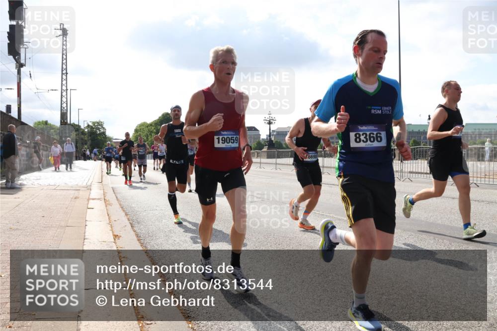 29.06.2025 - hella hamburg halbmarathon Lena Gebhardt http://msf.ph/oto/8313544 29.06.2025 09:47:18 Lombardsbrücke 4246, 21, 19059, 6698, 8366, 888885, 1002, 1053, 1217, 1396, 1407, 1411, 1577, 1910, 1959, 2121, 2228, 2404, 2563, 2774, 2836, 2851, 3005, 3783, 3790, 3935, 4246, 4740, 5193, 5660, 5961, 6032, 6305, 6473, 6915, 7080, 7466, 7622, 7831, 7867, 7972, 8323, 8366, 8395, 9171, 9376, 9508, 9519, 10477, 10771, 11055, 11370, 11806, 11898, 12137, 12204, 12704, 13029, 13148, 13199, 13729, 13771, 13972, 13991, 14069, 14385, 14459, 18419 meine-sportfotos.de