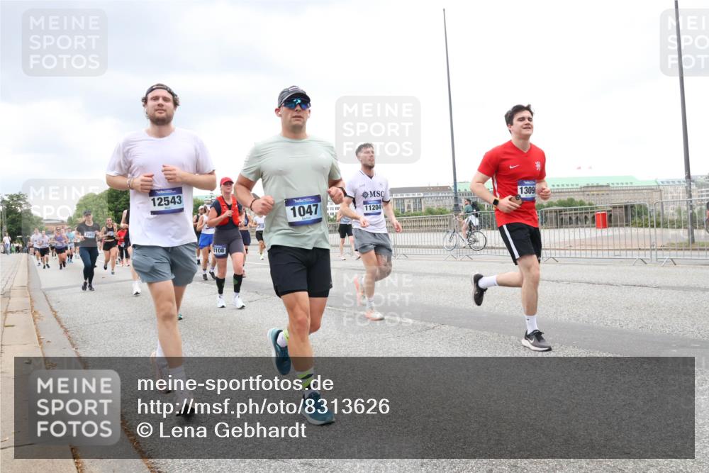 29.06.2025 - hella hamburg halbmarathon Lena Gebhardt http://msf.ph/oto/8313626 29.06.2025 10:56:40 Lombardsbrücke 12543, 8108, 13096, 1047, 11204, 1047, 1113, 1207, 2143, 2307, 2887, 2915, 2932, 2991, 3257, 3348, 3387, 3418, 3438, 3516, 3517, 3520, 3614, 3675, 3676, 3953, 3987, 4083, 4094, 4118, 4773, 5237, 5438, 5589, 5693, 5757, 5911, 5944, 6284, 6348, 6349, 6690, 7025, 7028, 7090, 7307, 7381, 7416, 7417, 7711, 8108, 8150, 8197, 8517, 8606, 8766, 8939, 8943, 9172, 9210, 9383, 9606, 9910, 9948, 9953, 10555, 10569, 10571, 10740, 10784 meine-sportfotos.de
