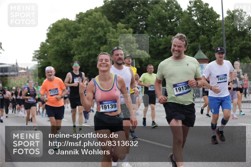 29.06.2025 - hella hamburg halbmarathon Jannik Wohlers http://msf.ph/oto/8313632 29.06.2025 10:38:42 Lombardsbrücke 1451, 1760, 2524, 2534, 2571, 2574, 2893, 2998, 3307, 3745, 4257, 4320, 4410, 4523, 4659, 6062, 6112, 6611, 7341, 7506, 7589, 7815, 8243, 8457, 8783, 9420, 9446, 9974, 9977, 10001, 10072, 10315, 10516, 10696, 11201, 12090, 12092, 12410, 12745, 13060, 13922, 14856, 14956, 15262, 15765, 16335, 16388, 16841, 16883, 17313, 17368 meine-sportfotos.de