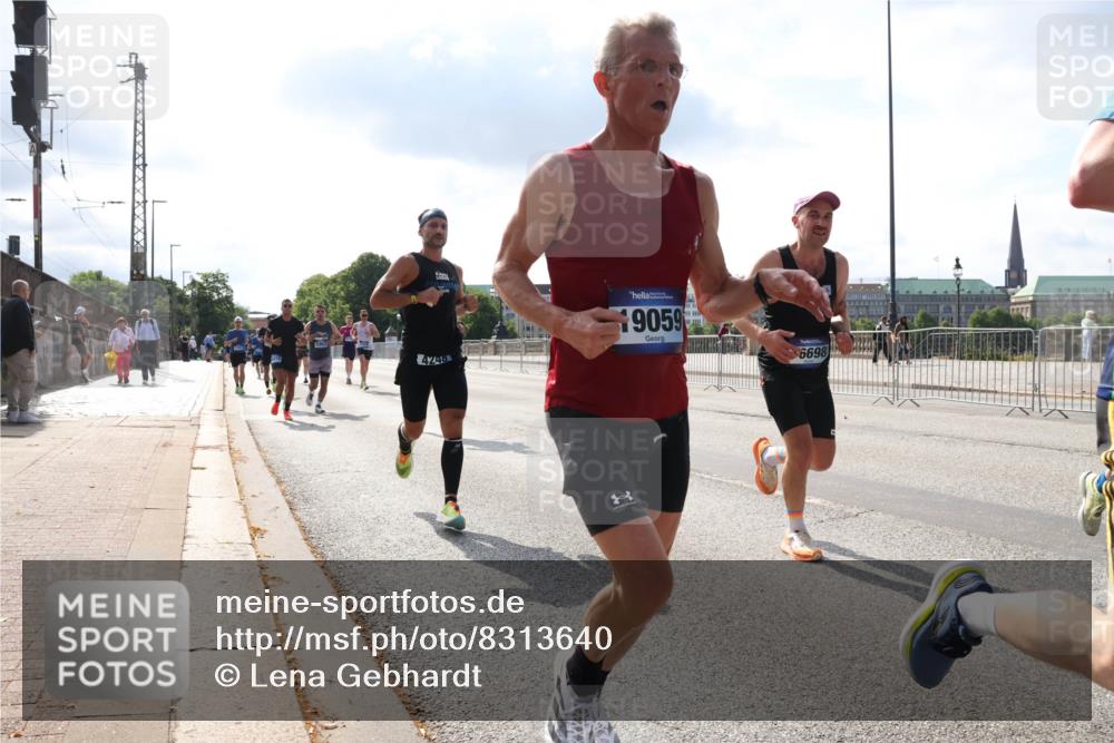 29.06.2025 - hella hamburg halbmarathon Lena Gebhardt http://msf.ph/oto/8313640 29.06.2025 09:47:18 Lombardsbrücke 4248, 19059, 6698, 888889, 1002, 1053, 1217, 1396, 1407, 1411, 1577, 1910, 1959, 2121, 2228, 2404, 2563, 2774, 2836, 2851, 3005, 3783, 3790, 3935, 4246, 4740, 5193, 5660, 5961, 6032, 6305, 6473, 6915, 7080, 7466, 7622, 7831, 7867, 7972, 8323, 8366, 8395, 9171, 9376, 9508, 9519, 10477, 10771, 11055, 11370, 11806, 11898, 12137, 12204, 12704, 13029, 13148, 13199, 13729, 13771, 13972, 13991, 14069, 14385, 14459, 18419 meine-sportfotos.de