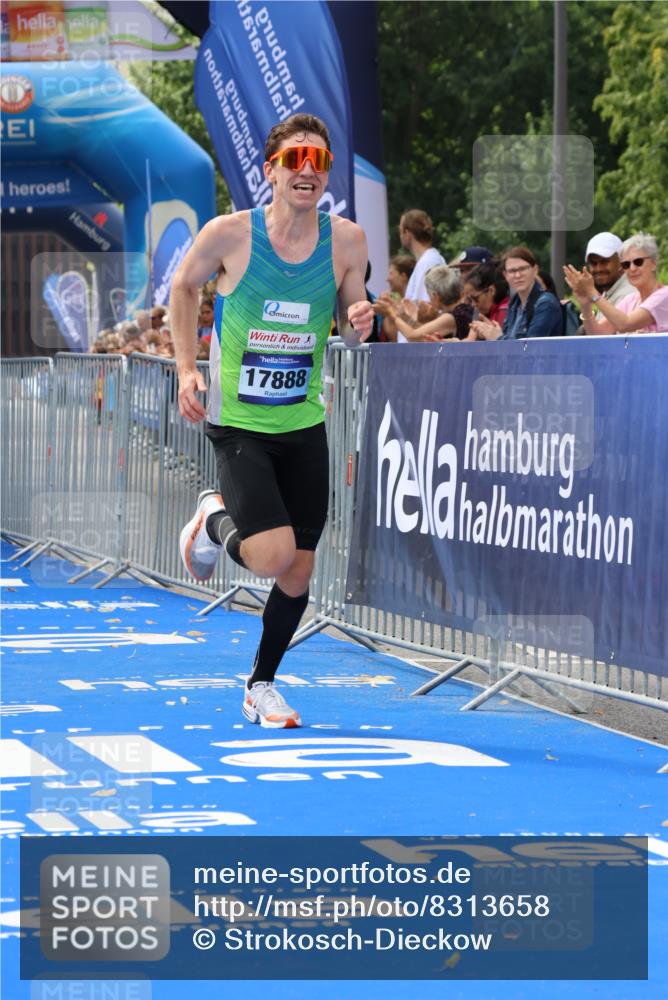 29.06.2025 - hella hamburg halbmarathon Strokosch-Dieckow http://msf.ph/oto/8313658 29.06.2025 10:10:59 Ziel 46, 17888 meine-sportfotos.de