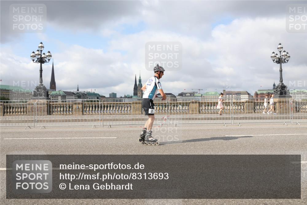 29.06.2025 - hella hamburg halbmarathon Lena Gebhardt http://msf.ph/oto/8313693 29.06.2025 09:07:10 Lombardsbrücke  meine-sportfotos.de