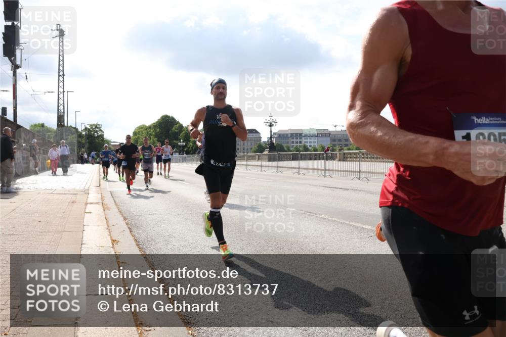 29.06.2025 - hella hamburg halbmarathon Lena Gebhardt http://msf.ph/oto/8313737 29.06.2025 09:47:19 Lombardsbrücke 4240, 1002, 1053, 1217, 1396, 1407, 1411, 1577, 1910, 1959, 2121, 2228, 2404, 2563, 2774, 2836, 2851, 3005, 3783, 3790, 3935, 4246, 4740, 5193, 5660, 5923, 5961, 6032, 6305, 6473, 6915, 7080, 7622, 7831, 7867, 7972, 8323, 8366, 8395, 9171, 9376, 9508, 9519, 10771, 11055, 11370, 11806, 11898, 12137, 12204, 12704, 13029, 13148, 13729, 13771, 13972, 13991, 14069, 14385, 14459, 16123, 18419 meine-sportfotos.de