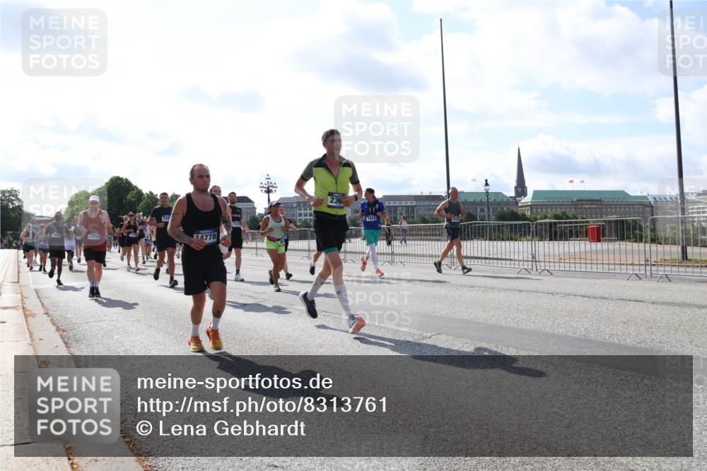 29.06.2025 - hella hamburg halbmarathon Lena Gebhardt http://msf.ph/oto/8313761 29.06.2025 09:59:55 Lombardsbrücke 2910, 50093, 66001, 828, 14778, 236, 1914, 1006, 1125, 1239, 1264, 1334, 1366, 1642, 1834, 1914, 1955, 2099, 2159, 2348, 2364, 2391, 2432, 2447, 2582, 2584, 2630, 2676, 2677, 2910, 3181, 3279, 3668, 3836, 3898, 4013, 4231, 4426, 4632, 4772, 4796, 4837, 5015, 5134, 5272, 5277, 5341, 6174, 6201, 6202, 6414, 6415, 6462, 6581, 6587, 8330, 8520, 8846, 8929, 9142, 9488, 9907, 9984, 10020, 10031, 11039, 11568, 11844 meine-sportfotos.de