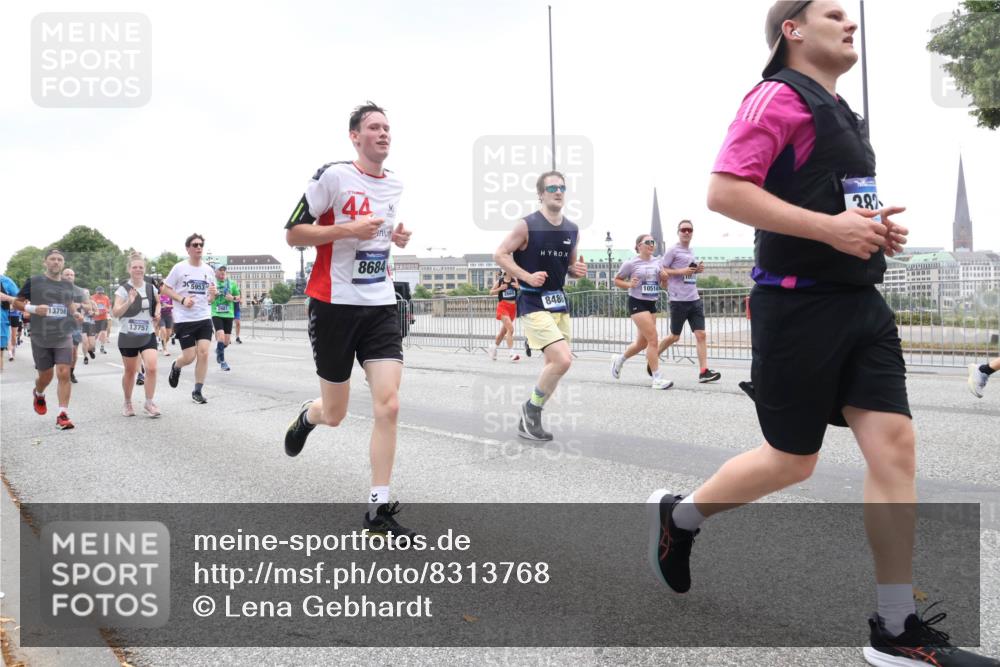 29.06.2025 - hella hamburg halbmarathon Lena Gebhardt http://msf.ph/oto/8313768 29.06.2025 10:47:04 Lombardsbrücke 13756, 13757, 5953, 44, 8684, 8488, 10514, 282, 1073, 1185, 1286, 1363, 1371, 1375, 1463, 1523, 1593, 1607, 1704, 1720, 1961, 1999, 2162, 2211, 2320, 2327, 2537, 2555, 2556, 2665, 2981, 3277, 3406, 3407, 3734, 3823, 4184, 4202, 4239, 4296, 4342, 4483, 4604, 4806, 4895, 5111, 5114, 5700, 5796, 5953, 6485, 6496, 6740, 6879, 7073, 7412, 7430, 7431, 7630, 7631, 7827, 8105, 8131, 8477, 8486, 8553, 8684, 8706, 8915, 8967, 9018, 9691, 16882, 16987 meine-sportfotos.de
