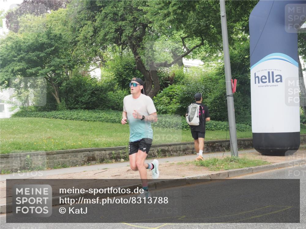 29.06.2025 - hella hamburg halbmarathon KatJ http://msf.ph/oto/8313788 29.06.2025 10:15:38 Zwischen KM18-KM19 1271 meine-sportfotos.de
