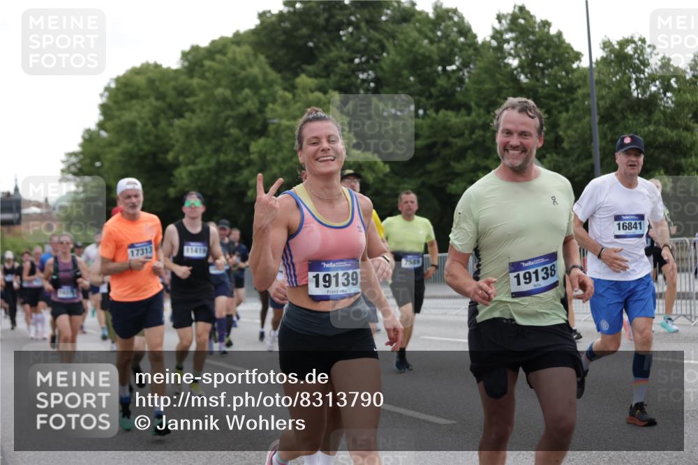 29.06.2025 - hella hamburg halbmarathon Jannik Wohlers http://msf.ph/oto/8313790 29.06.2025 10:38:43 Lombardsbrücke 1760, 2524, 2534, 2571, 2574, 2893, 2998, 3307, 3745, 4410, 4523, 4659, 6062, 6112, 6611, 7341, 7506, 7589, 7815, 8243, 8457, 8783, 9420, 9446, 9974, 9977, 10001, 10072, 10315, 10516, 10696, 11201, 12090, 12092, 12410, 12745, 13060, 13922, 14856, 14871, 14956, 15262, 15765, 16335, 16388, 16841, 16883, 17313, 17368, 17536 meine-sportfotos.de