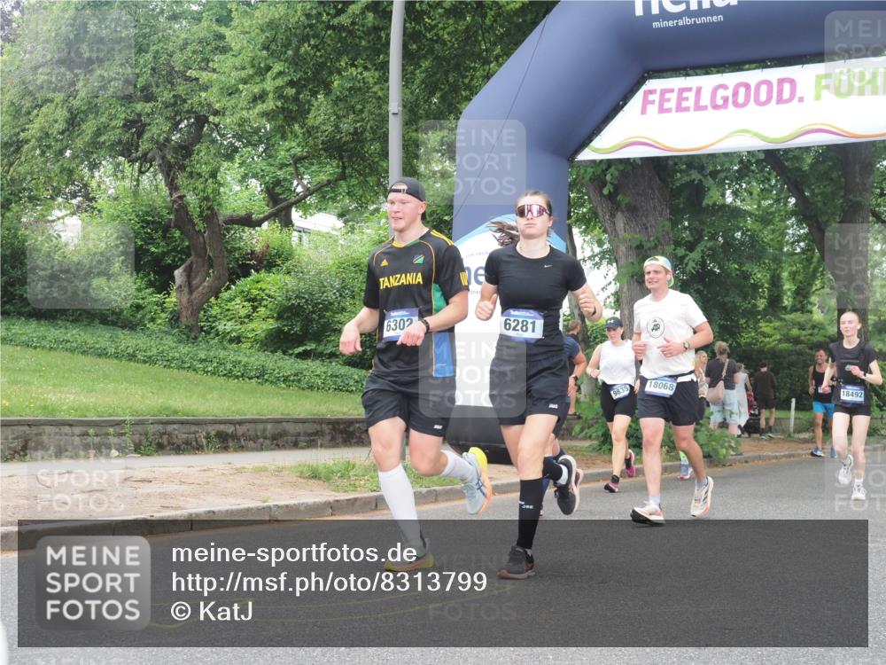 29.06.2025 - hella hamburg halbmarathon KatJ http://msf.ph/oto/8313799 29.06.2025 10:45:01 Zwischen KM18-KM19 1595, 2907, 3251, 4088, 5277, 5341, 6104, 6281, 6302 meine-sportfotos.de
