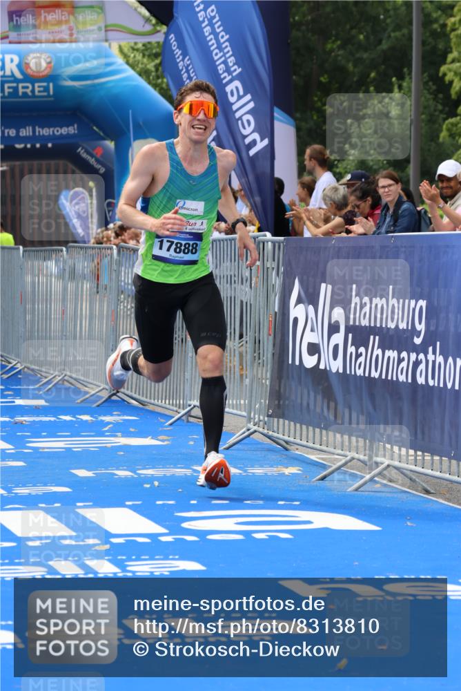 29.06.2025 - hella hamburg halbmarathon Strokosch-Dieckow http://msf.ph/oto/8313810 29.06.2025 10:10:58 Ziel 46, 17888 meine-sportfotos.de