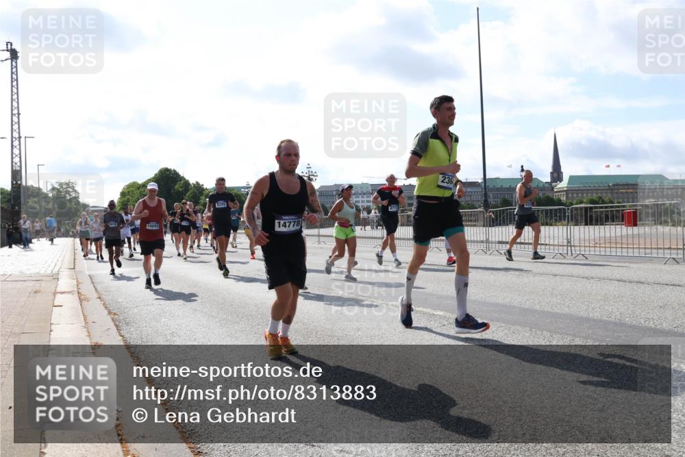 29.06.2025 - hella hamburg halbmarathon Lena Gebhardt http://msf.ph/oto/8313883 29.06.2025 09:59:55 Lombardsbrücke 10093, 8285, 14778, 236, 1006, 1125, 1239, 1264, 1334, 1366, 1642, 1834, 1914, 1955, 2099, 2159, 2348, 2364, 2391, 2432, 2447, 2582, 2584, 2630, 2676, 2677, 2910, 3181, 3279, 3668, 3836, 3898, 4013, 4231, 4426, 4632, 4772, 4796, 4837, 5015, 5134, 5272, 5277, 5341, 6174, 6201, 6202, 6414, 6415, 6462, 6581, 6587, 8330, 8520, 8846, 8929, 9142, 9488, 9907, 9984, 10020, 10031, 11039, 11568, 11844 meine-sportfotos.de