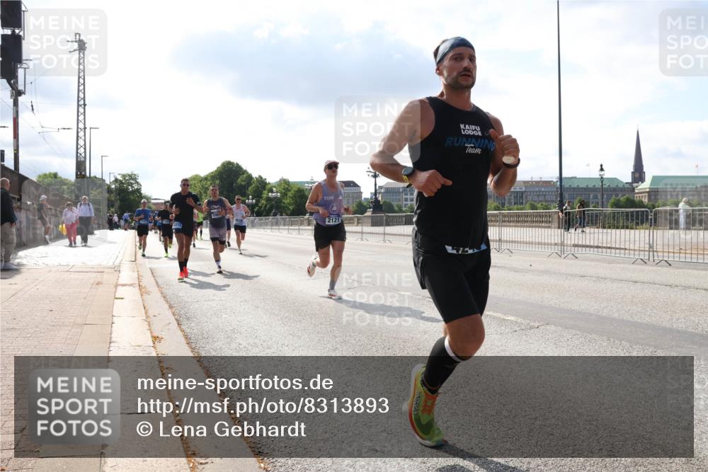 29.06.2025 - hella hamburg halbmarathon Lena Gebhardt http://msf.ph/oto/8313893 29.06.2025 09:47:19 Lombardsbrücke 2121, 888886, 1002, 1053, 1217, 1396, 1407, 1411, 1577, 1910, 1959, 2121, 2228, 2404, 2563, 2774, 2836, 2851, 3005, 3783, 3790, 3935, 4246, 4740, 5193, 5660, 5923, 5961, 6032, 6305, 6473, 6915, 7080, 7622, 7831, 7867, 7972, 8323, 8366, 8395, 9171, 9376, 9508, 9519, 10771, 11055, 11370, 11806, 11898, 12137, 12204, 12704, 13029, 13148, 13729, 13771, 13972, 13991, 14069, 14385, 14459, 16123, 18419 meine-sportfotos.de