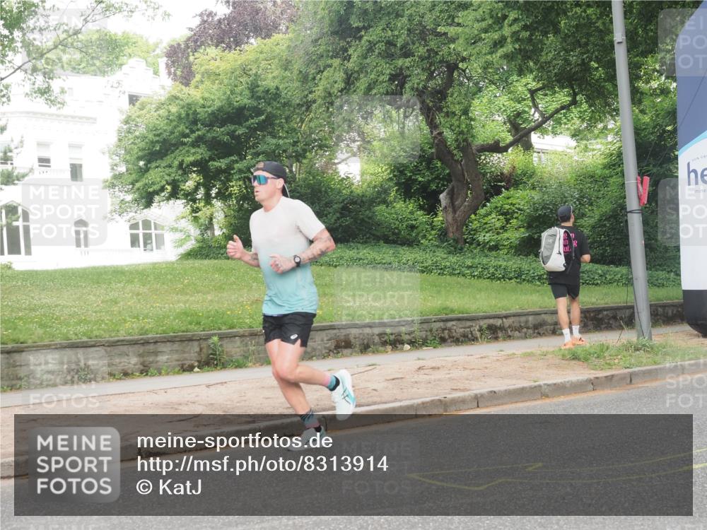 29.06.2025 - hella hamburg halbmarathon KatJ http://msf.ph/oto/8313914 29.06.2025 10:15:38 Zwischen KM18-KM19 1271 meine-sportfotos.de