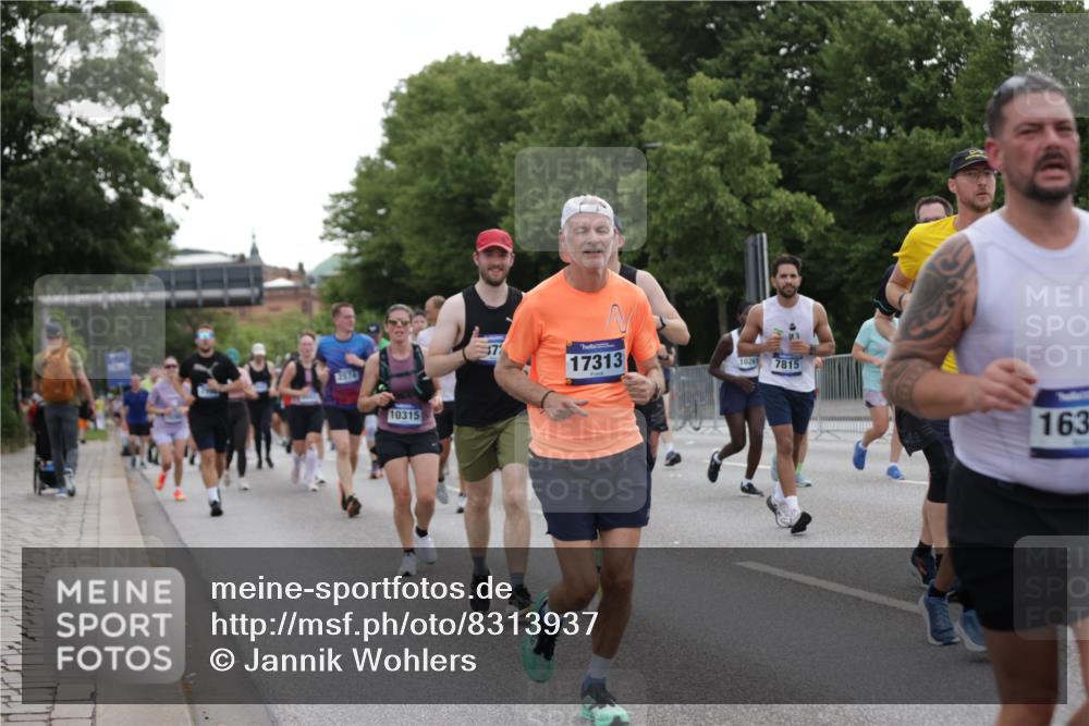 29.06.2025 - hella hamburg halbmarathon Jannik Wohlers http://msf.ph/oto/8313937 29.06.2025 10:38:44 Lombardsbrücke 1760, 2092, 2524, 2534, 2571, 2574, 2843, 2893, 2998, 3727, 3745, 4410, 4523, 4659, 4882, 6062, 6112, 6611, 7341, 7506, 7589, 7815, 8243, 8457, 8783, 9420, 9446, 9974, 9977, 10001, 10072, 10315, 10516, 10696, 11201, 11313, 11533, 12090, 12092, 12391, 12410, 12745, 13060, 13922, 14856, 14871, 14956, 15262, 15765, 16335, 16388, 16841, 16883, 17313, 17368, 17536 meine-sportfotos.de