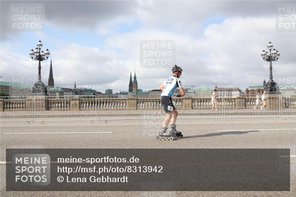 29.06.2025 - hella hamburg halbmarathon Lena Gebhardt http://msf.ph/oto/8313942 29.06.2025 09:07:10 Lombardsbrücke  meine-sportfotos.de