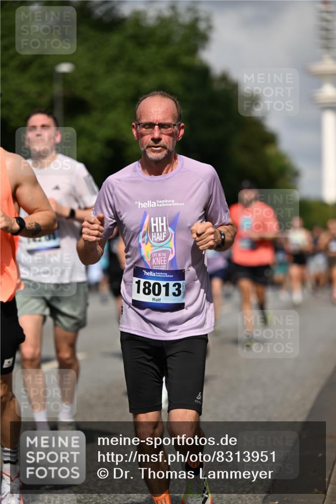 29.06.2025 - hella hamburg halbmarathon Dr. Thomas Lammeyer http://msf.ph/oto/8313951 29.06.2025 09:55:01 Kennedybrücke 1136, 1570, 1903, 1912, 1920, 1941, 2972, 3523, 3700, 3947, 4759, 4843, 4854, 4865, 4999, 5275, 5375, 5410, 6593, 7105, 7363, 7378, 7693, 7962, 8346, 8871, 9114, 9262, 9364, 9371, 9380, 9755, 9833, 9885, 10193, 10375, 10415, 10669, 11417 meine-sportfotos.de