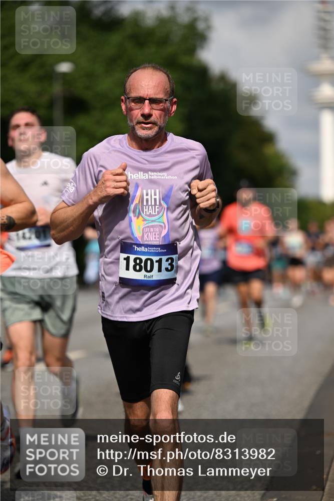 29.06.2025 - hella hamburg halbmarathon Dr. Thomas Lammeyer http://msf.ph/oto/8313982 29.06.2025 09:55:01 Kennedybrücke 1136, 1570, 1903, 1912, 1920, 1941, 2972, 3523, 3700, 3947, 4759, 4843, 4854, 4865, 4999, 5275, 5375, 5410, 6593, 7105, 7363, 7378, 7693, 7962, 8346, 8871, 9114, 9262, 9364, 9371, 9380, 9755, 9833, 9885, 10193, 10375, 10415, 10669, 11417 meine-sportfotos.de