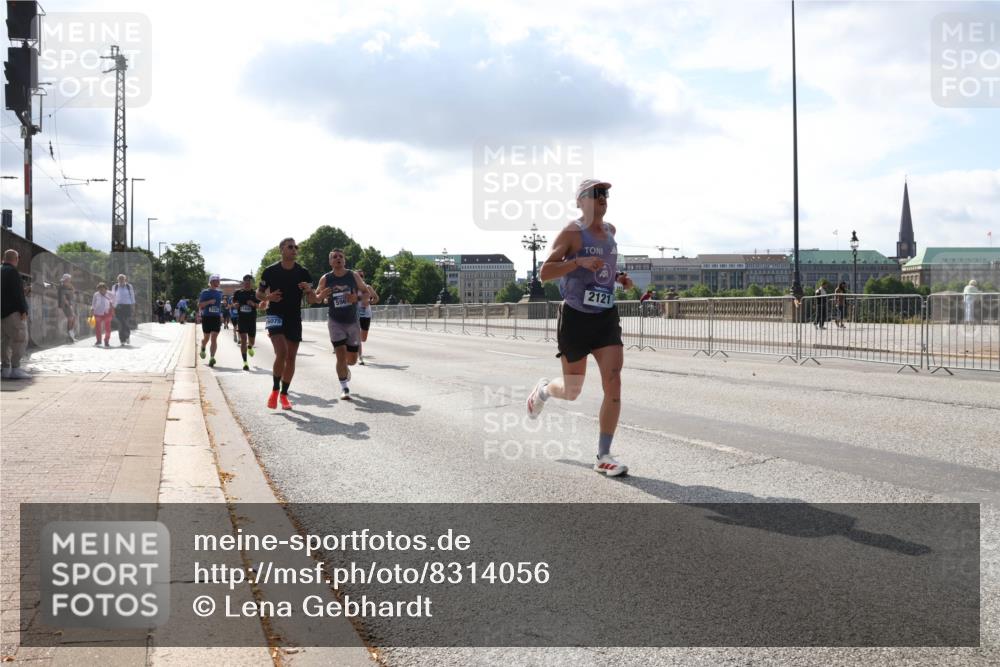 29.06.2025 - hella hamburg halbmarathon Lena Gebhardt http://msf.ph/oto/8314056 29.06.2025 09:47:20 Lombardsbrücke 6075, 2121, 1002, 1053, 1217, 1396, 1407, 1411, 1577, 1910, 1959, 2121, 2228, 2404, 2563, 2774, 2836, 2851, 3005, 3783, 3790, 3935, 4246, 4740, 5193, 5660, 5923, 5961, 6032, 6305, 6473, 6915, 7080, 7622, 7831, 7867, 7972, 8323, 8366, 8395, 9171, 9376, 9508, 9519, 10771, 11055, 11370, 11806, 11898, 12137, 12204, 12704, 12751, 13029, 13148, 13729, 13771, 13972, 13991, 14069, 14385, 14459, 16123, 17154, 18419 meine-sportfotos.de