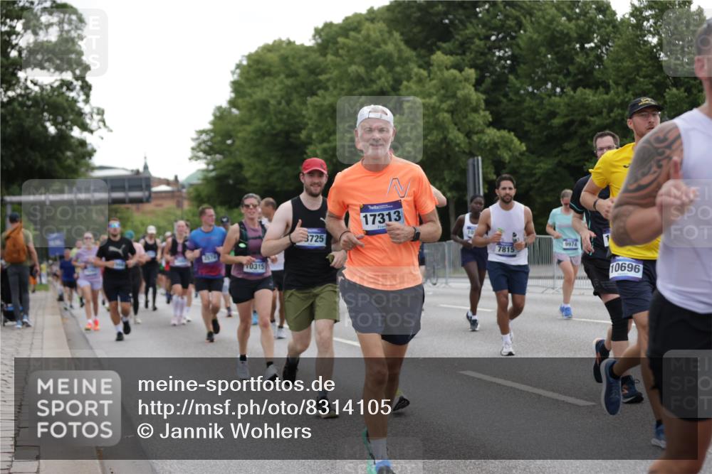 29.06.2025 - hella hamburg halbmarathon Jannik Wohlers http://msf.ph/oto/8314105 29.06.2025 10:38:44 Lombardsbrücke 1760, 2092, 2524, 2534, 2571, 2574, 2843, 2893, 2998, 3727, 3745, 4410, 4523, 4659, 4882, 6062, 6112, 6611, 7341, 7506, 7589, 7815, 8243, 8457, 8783, 9420, 9446, 9974, 9977, 10001, 10072, 10315, 10516, 10696, 11201, 11313, 11533, 12090, 12092, 12391, 12410, 12745, 13060, 13922, 14856, 14871, 14956, 15262, 15765, 16335, 16388, 16841, 16883, 17313, 17368, 17536 meine-sportfotos.de