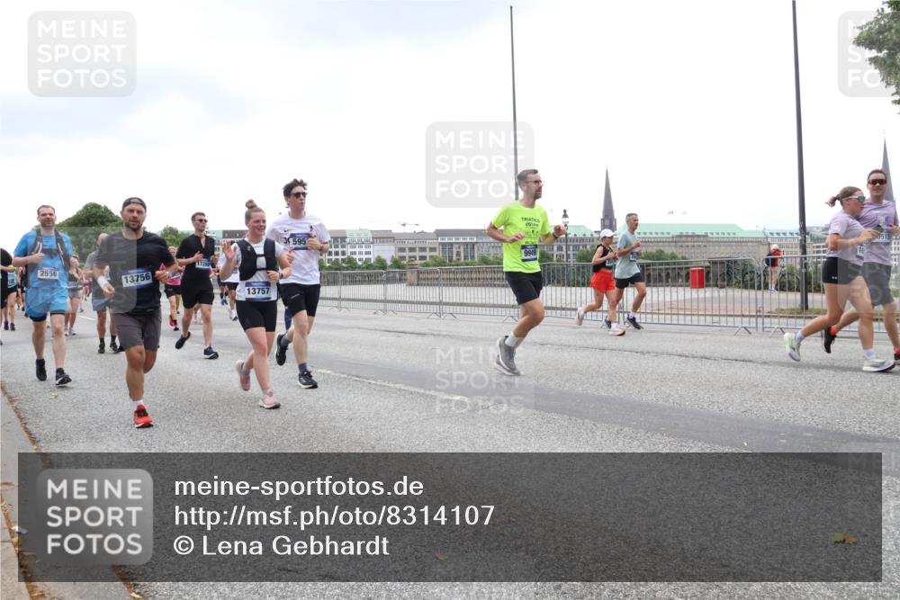 29.06.2025 - hella hamburg halbmarathon Lena Gebhardt http://msf.ph/oto/8314107 29.06.2025 10:47:05 Lombardsbrücke 2556, 17288, 13756, 13757, 5953, 51, 9949, 10, 1073, 1185, 1286, 1363, 1371, 1375, 1463, 1523, 1593, 1607, 1704, 1720, 1961, 1999, 2162, 2211, 2320, 2327, 2537, 2555, 2556, 2665, 2981, 3277, 3406, 3407, 3734, 3823, 4184, 4202, 4239, 4296, 4325, 4342, 4483, 4806, 4895, 5111, 5114, 5700, 5796, 5953, 6485, 6496, 6740, 6879, 6995, 7073, 7412, 7430, 7431, 7630, 7631, 7827, 8105, 8131, 8477, 8486, 8553, 8684, 8706, 8915, 8953, 8967, 9018, 16987 meine-sportfotos.de