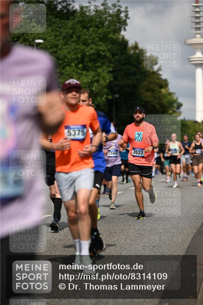 29.06.2025 - hella hamburg halbmarathon Dr. Thomas Lammeyer http://msf.ph/oto/8314109 29.06.2025 09:55:02 Kennedybrücke 1136, 1570, 1903, 1912, 1920, 1941, 2972, 3523, 3700, 3947, 4297, 4759, 4843, 4854, 4865, 4999, 5275, 5375, 5410, 6593, 7092, 7105, 7363, 7378, 7693, 7962, 8346, 8871, 9114, 9262, 9364, 9371, 9380, 9755, 9885, 10193, 10375, 10669, 11417 meine-sportfotos.de