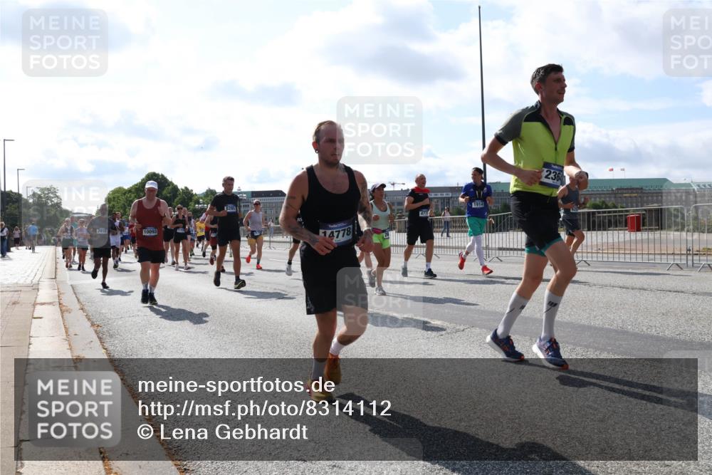 29.06.2025 - hella hamburg halbmarathon Lena Gebhardt http://msf.ph/oto/8314112 29.06.2025 09:59:55 Lombardsbrücke 10093, 8285, 14778, 477, 1914, 2364, 1006, 1125, 1239, 1264, 1334, 1366, 1642, 1834, 1914, 1955, 2099, 2159, 2348, 2364, 2391, 2432, 2447, 2582, 2584, 2630, 2676, 2677, 2910, 3181, 3279, 3668, 3836, 3898, 4013, 4231, 4426, 4632, 4772, 4796, 4837, 5015, 5134, 5272, 5277, 5341, 6174, 6201, 6202, 6414, 6415, 6462, 6581, 6587, 8330, 8520, 8846, 8929, 9142, 9488, 9907, 9984, 10020, 10031, 11039, 11568, 11844 meine-sportfotos.de
