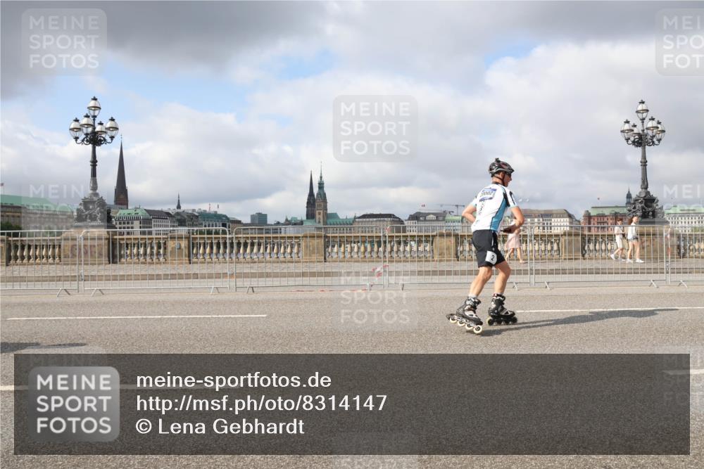 29.06.2025 - hella hamburg halbmarathon Lena Gebhardt http://msf.ph/oto/8314147 29.06.2025 09:07:10 Lombardsbrücke 0002 meine-sportfotos.de
