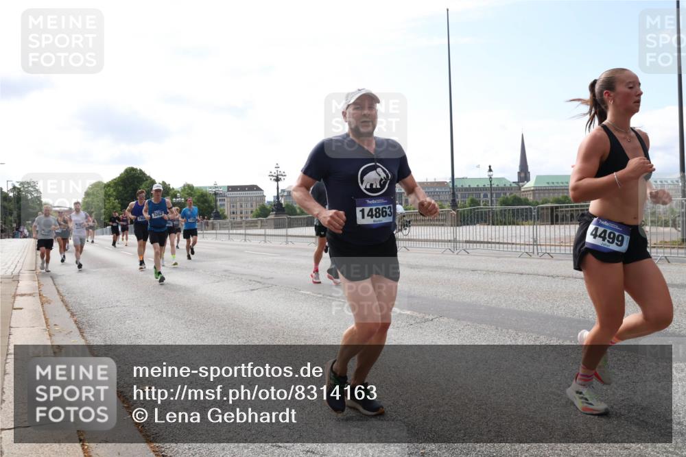 29.06.2025 - hella hamburg halbmarathon Lena Gebhardt http://msf.ph/oto/8314163 29.06.2025 10:12:28 Lombardsbrücke 3243, 3262, 14863, 4499, 1062, 1249, 1610, 1785, 1790, 1850, 1851, 1939, 2531, 2661, 2891, 2963, 2964, 3182, 3248, 3262, 3746, 4453, 4499, 4554, 5150, 5166, 5176, 5597, 5598, 6822, 6871, 6966, 7014, 7474, 7907, 8917, 8971, 9253, 9254, 9405, 9705, 10581, 10685, 11509, 11525, 11581, 12456, 13171, 13566, 13816, 14060, 14196, 14313, 14540, 14863, 14868, 14869, 15137, 15369, 16379, 16473, 16826, 16911, 16976, 17994, 18178, 18429, 18493, 18655 meine-sportfotos.de