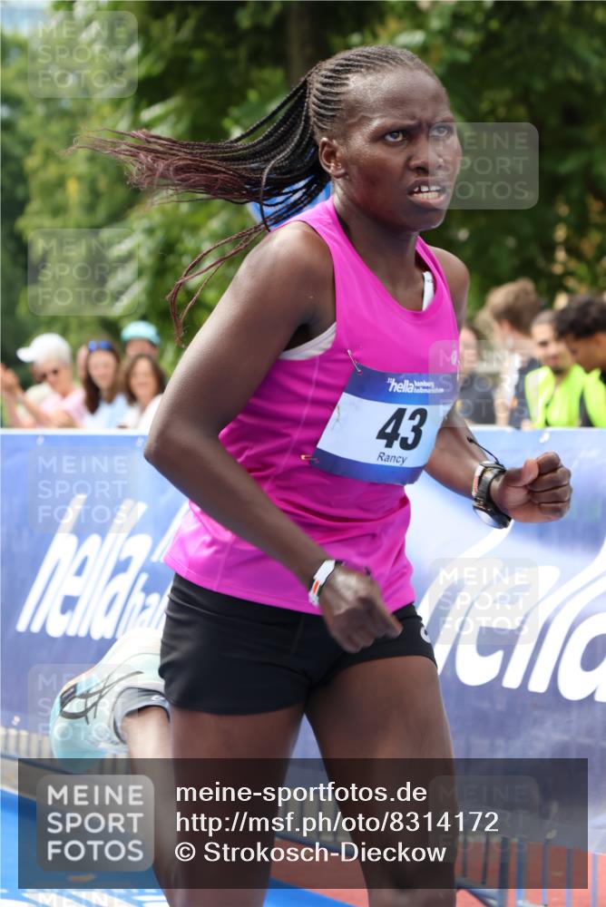29.06.2025 - hella hamburg halbmarathon Strokosch-Dieckow http://msf.ph/oto/8314172 29.06.2025 10:10:36 Ziel 43 meine-sportfotos.de