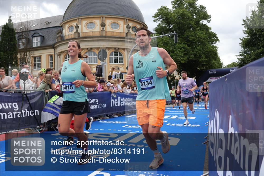 29.06.2025 - hella hamburg halbmarathon Strokosch-Dieckow http://msf.ph/oto/8314191 29.06.2025 10:57:34 Ziel 1239, 1715, 2236, 2606, 2652, 3435, 4502, 5015, 5134, 5457, 5458, 5728, 8393, 12144, 12774, 13245, 13523, 14571, 14951, 15217, 15220, 16093, 17758, 17769, 17814, 18388, 18985 meine-sportfotos.de