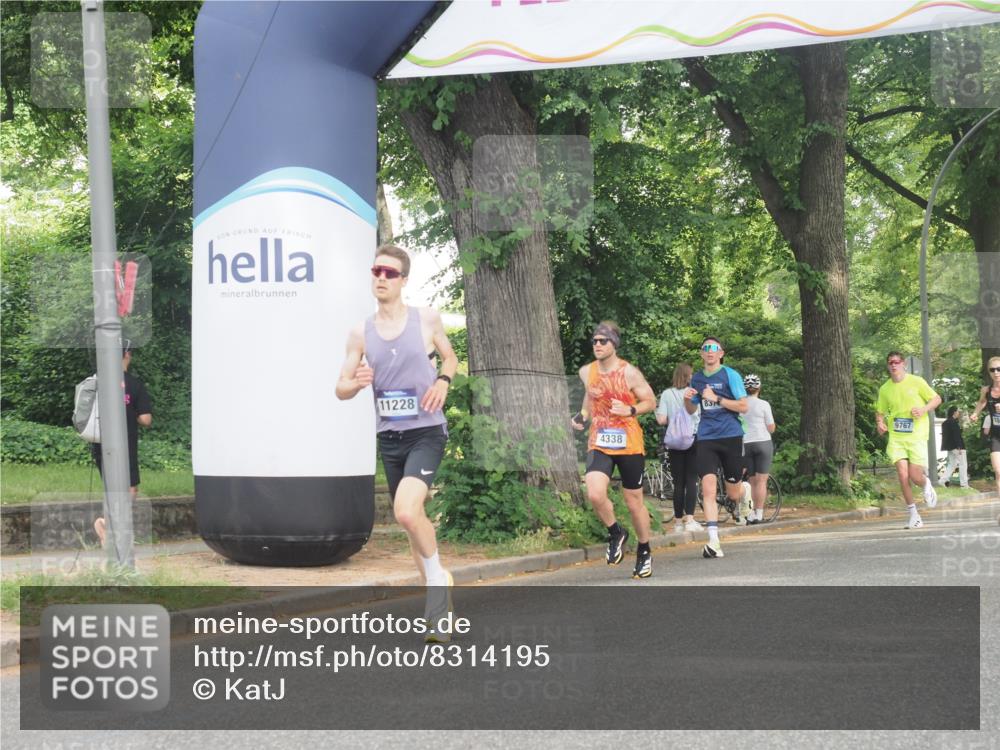 29.06.2025 - hella hamburg halbmarathon KatJ http://msf.ph/oto/8314195 29.06.2025 10:15:41 Zwischen KM18-KM19 4338 meine-sportfotos.de