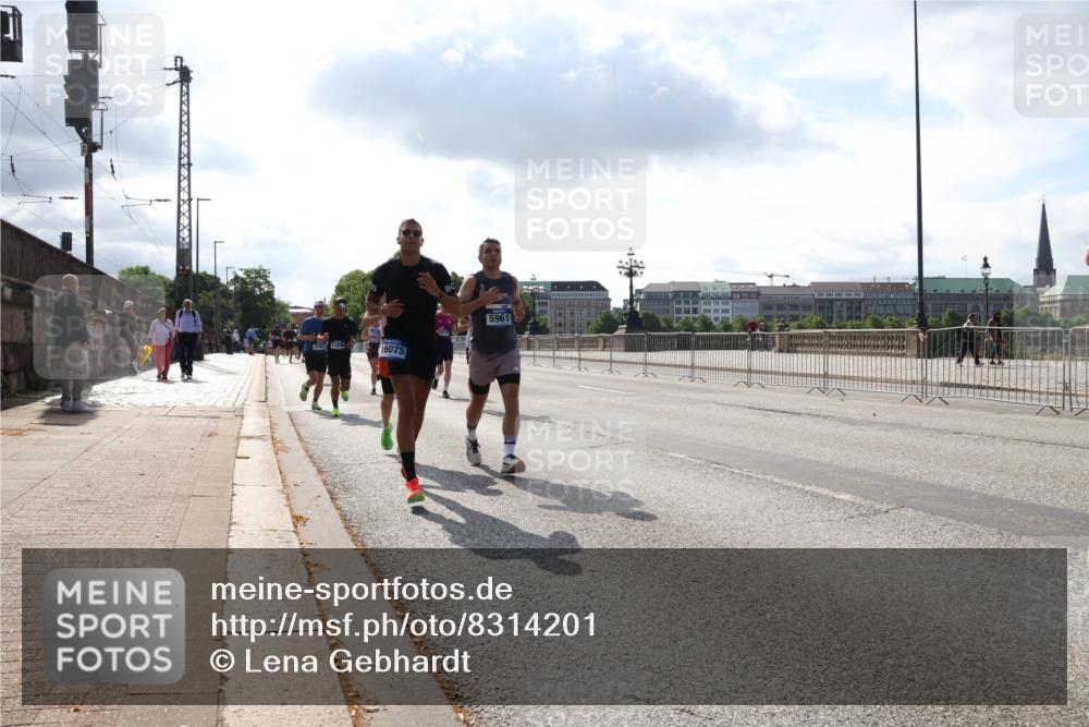 29.06.2025 - hella hamburg halbmarathon Lena Gebhardt http://msf.ph/oto/8314201 29.06.2025 09:47:21 Lombardsbrücke 16075, 5961, 1002, 1053, 1217, 1396, 1407, 1411, 1577, 1910, 1959, 2121, 2228, 2404, 2563, 2774, 2836, 2851, 3005, 3783, 3790, 3935, 4246, 4740, 5193, 5660, 5923, 5961, 6032, 6305, 6473, 6915, 7080, 7831, 7867, 7972, 8323, 8366, 8395, 9171, 9376, 9508, 9519, 10771, 11055, 11370, 11806, 11898, 12137, 12204, 12704, 12751, 13029, 13148, 13729, 13771, 13972, 13991, 14069, 14385, 14459, 16123, 17154, 18419 meine-sportfotos.de