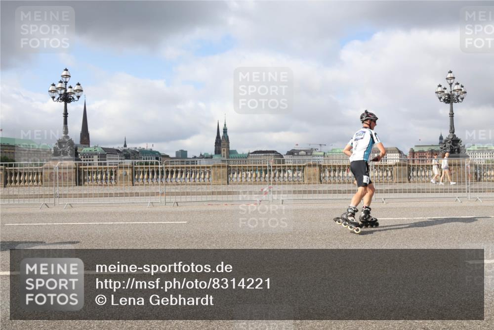 29.06.2025 - hella hamburg halbmarathon Lena Gebhardt http://msf.ph/oto/8314221 29.06.2025 09:07:11 Lombardsbrücke  meine-sportfotos.de